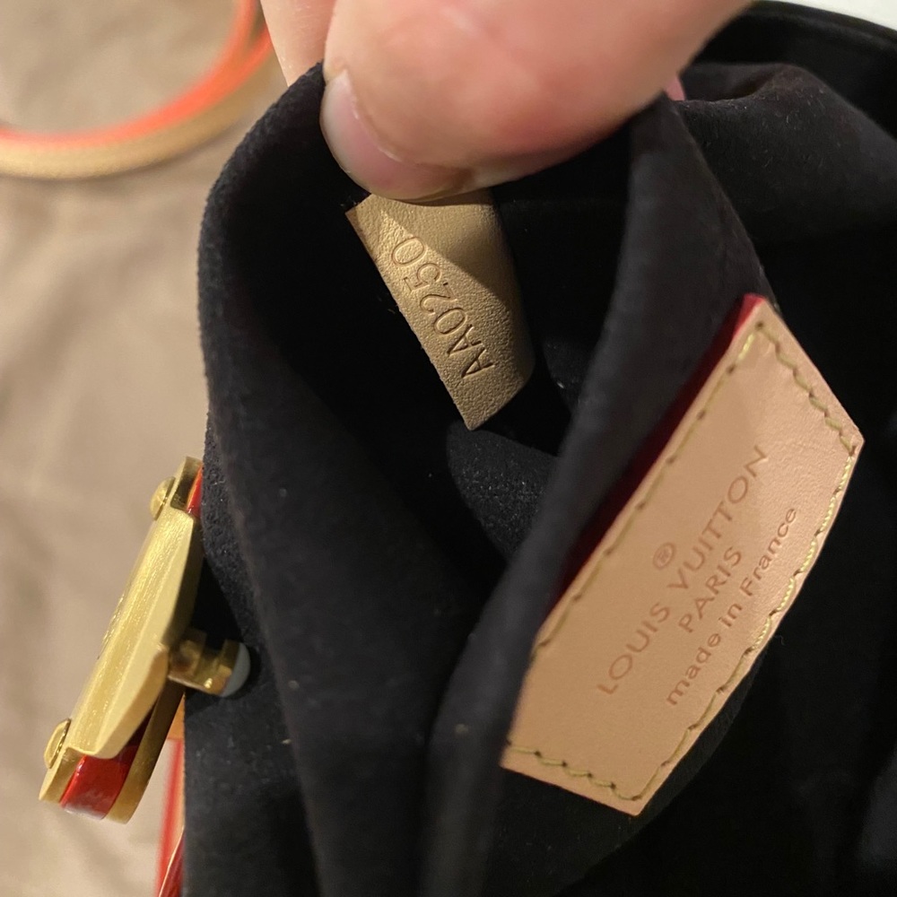 Louis Vuitton Duffle Bag - Picture 7 of 9